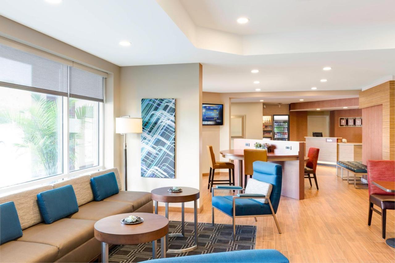 Towneplace Suites By Marriott Grand Rapids Airport Southeast Каскейд Экстерьер фото