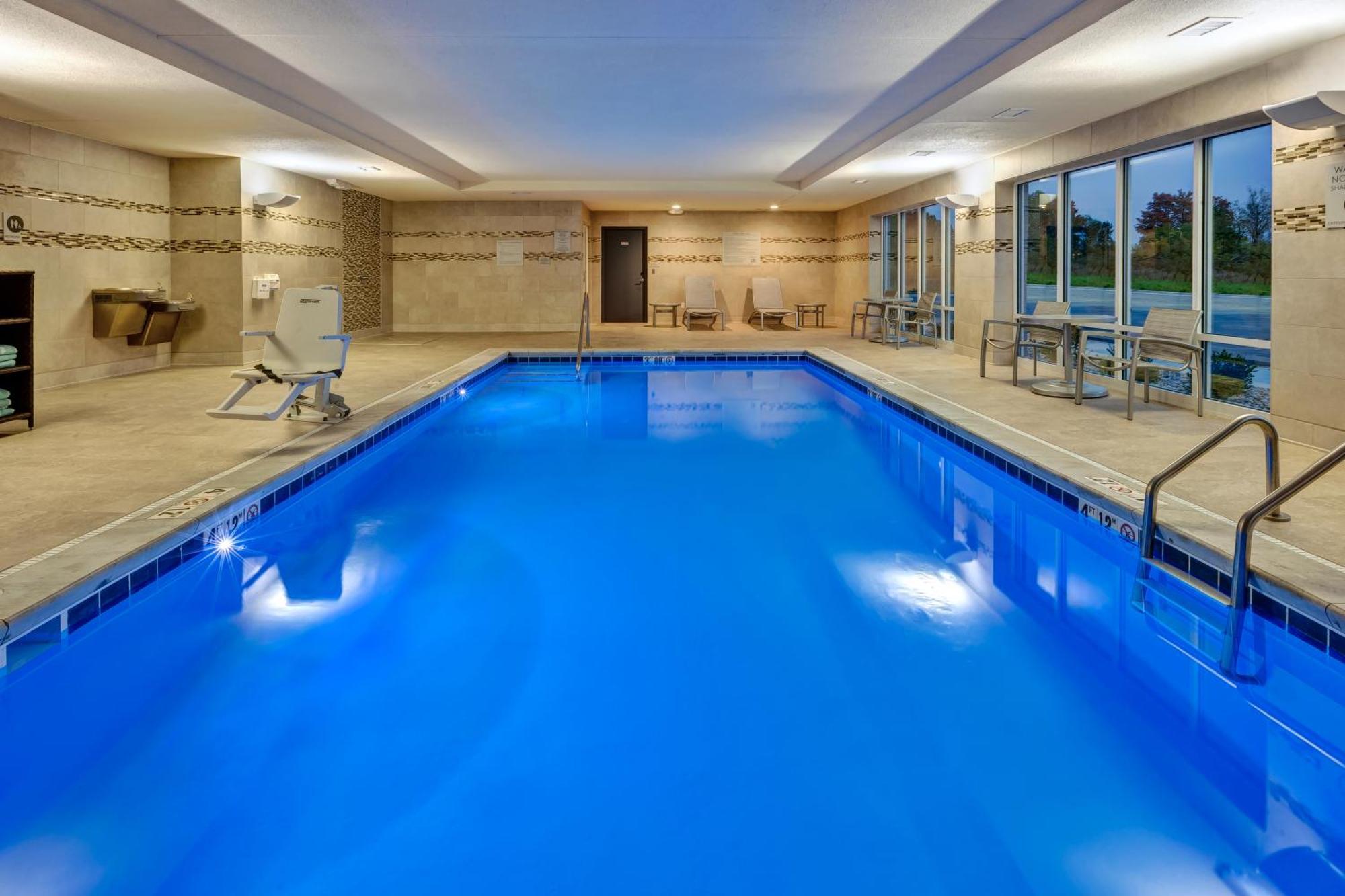 Towneplace Suites By Marriott Grand Rapids Airport Southeast Каскейд Экстерьер фото