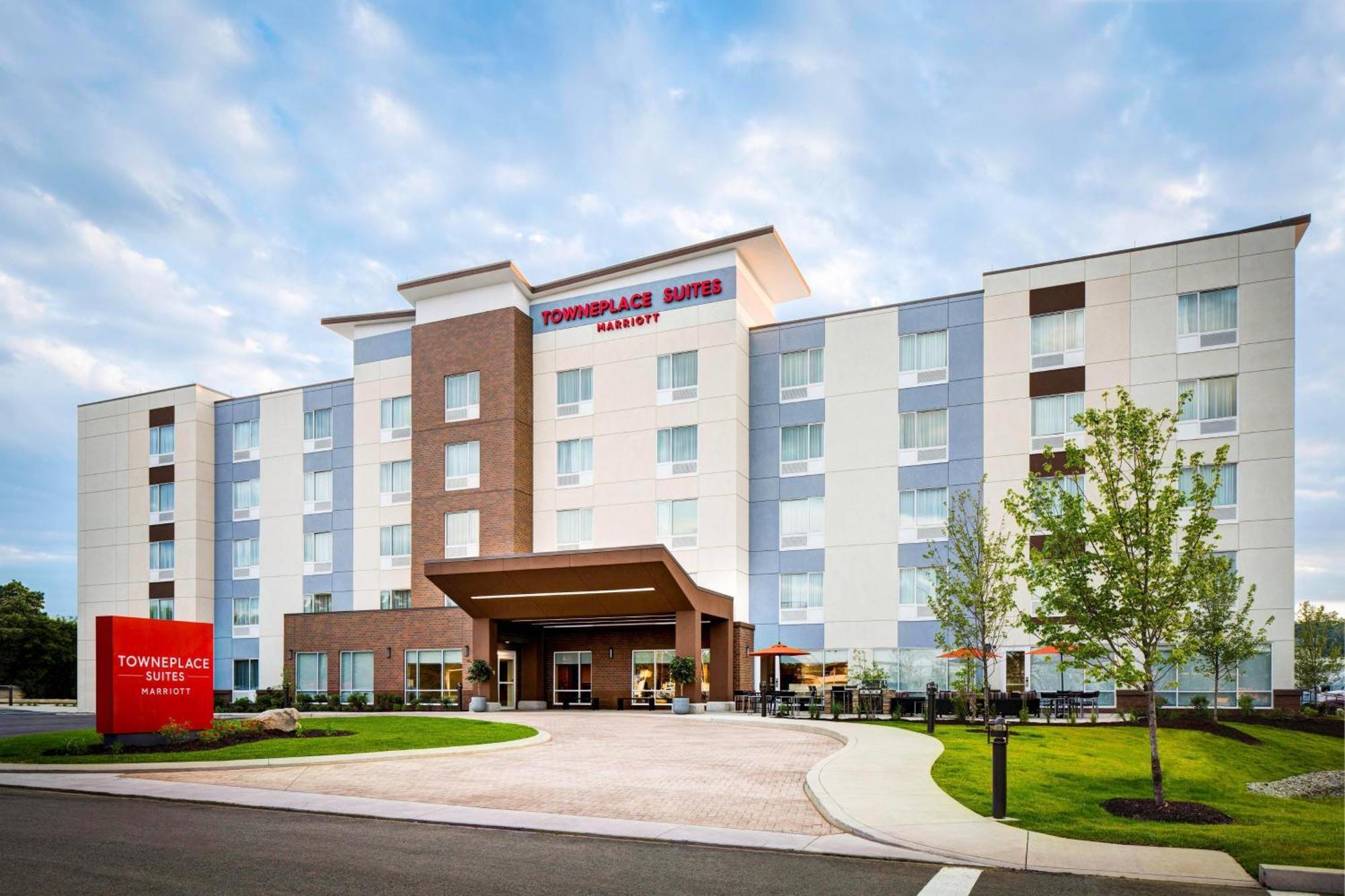 Towneplace Suites By Marriott Grand Rapids Airport Southeast Каскейд Экстерьер фото