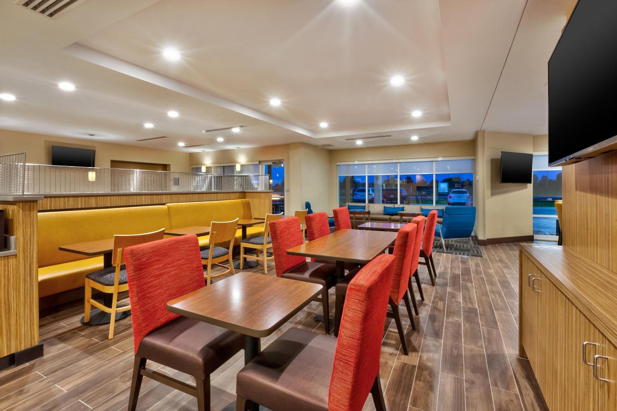 Towneplace Suites By Marriott Grand Rapids Airport Southeast Каскейд Экстерьер фото