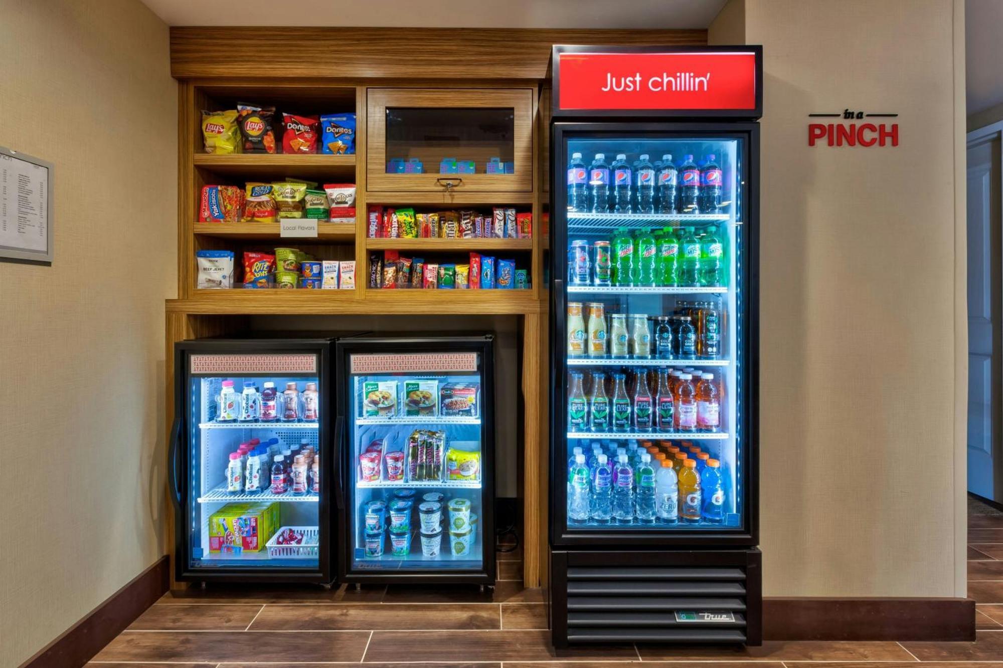 Towneplace Suites By Marriott Grand Rapids Airport Southeast Каскейд Экстерьер фото