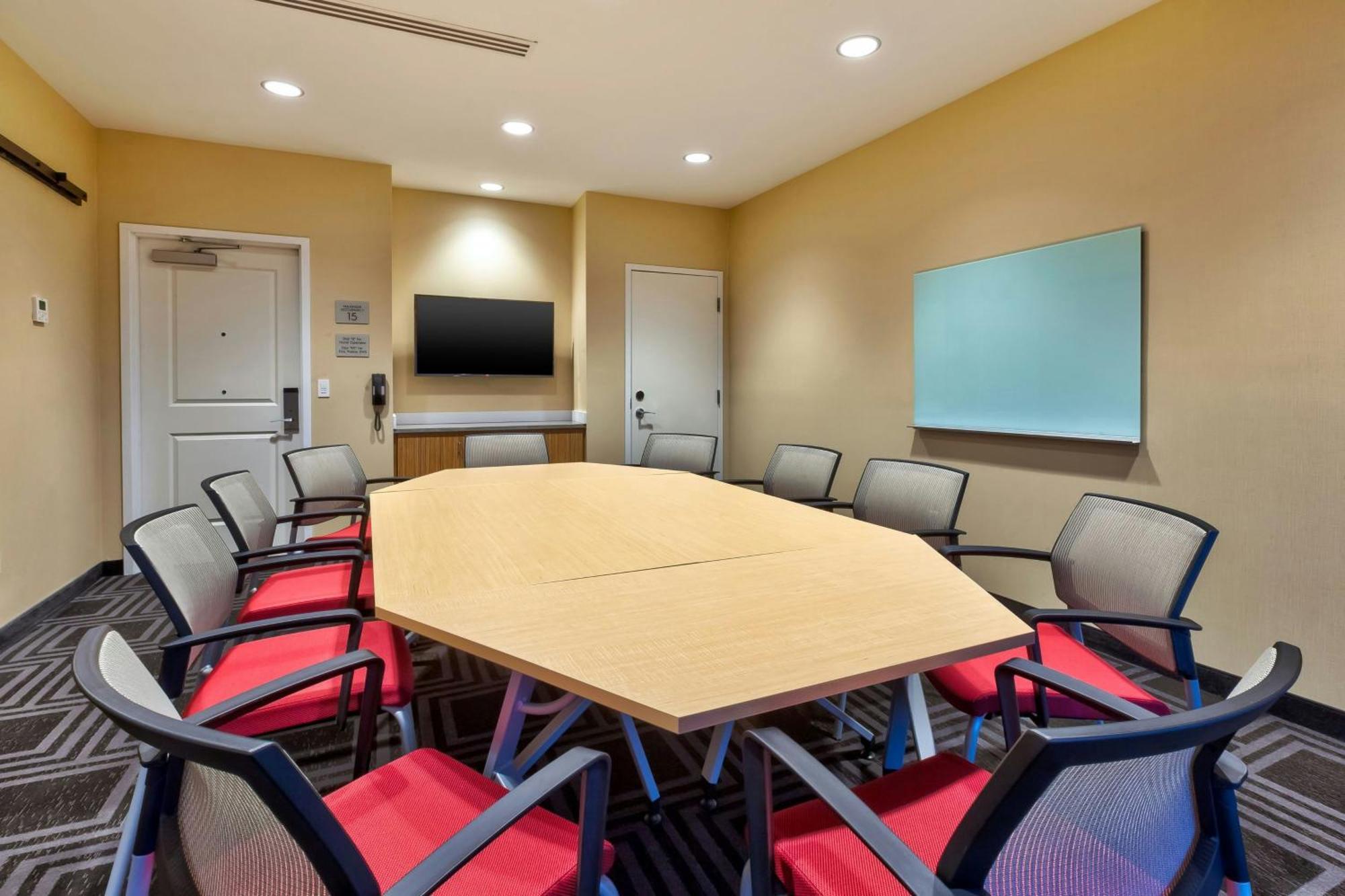 Towneplace Suites By Marriott Grand Rapids Airport Southeast Каскейд Экстерьер фото